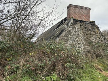 Maison a vendre Peyrusse 15170 Cantal 285 m2  33000 euros