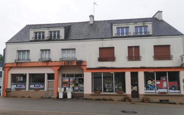 Fonds et murs commerciaux a vendre Melrand 56310 Morbihan 1685 m2  218250 euros
