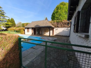 Maison a vendre Montsalvy 15120 Cantal 210 m2 8 pièces 332800 euros
