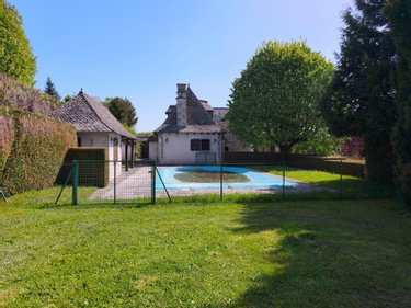 Maison a vendre Montsalvy 15120 Cantal 210 m2 8 pièces 332800 euros