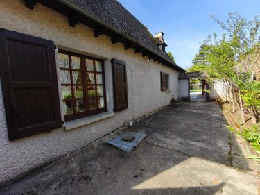 Maison a vendre Montsalvy 15120 Cantal 210 m2 8 pièces 332800 euros