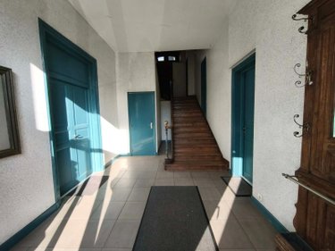 Immeuble a vendre Vic-sur-Cère 15800 Cantal 265 m2  156750 euros