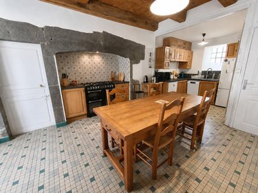Maison a vendre Neuvéglise-sur-Truyère 15260 Cantal 140 m2 5 pièces 184675 euros