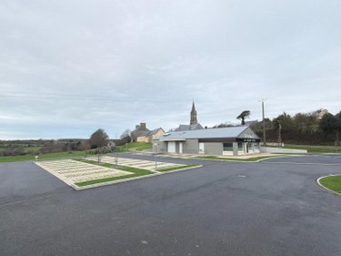 Fonds et murs commerciaux a vendre Bricquebec-en-Cotentin 50260 Manche 266 m2  220800 euros