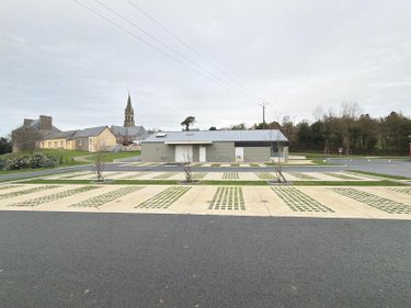 Fonds et murs commerciaux a vendre Bricquebec-en-Cotentin 50260 Manche 266 m2  220800 euros