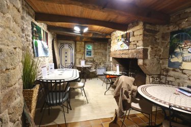 Immeuble a vendre Locronan 29180 Finistère 150 m2  401300 euros