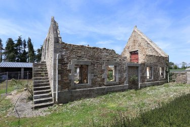 Fonds et murs commerciaux a vendre Concarneau 29900 Finistère 360 m2  338400 euros