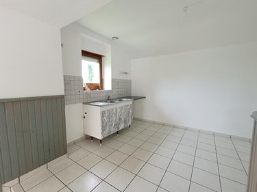 Location maison Plémet 22210 Côtes-d'Armor 142 m2  730 euros