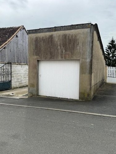 Garage et parking a vendre Loué 72540 Sarthe 22 m2  23000 euros