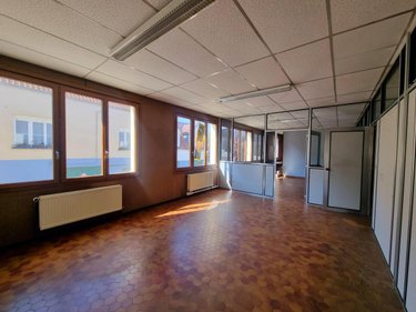 Location fonds et murs commerciaux Fauquembergues 62560 Pas-de-Calais 190 m2  850 euros