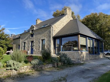 Fonds et murs commerciaux a vendre Locminé 56500 Morbihan 200 m2  364760 euros