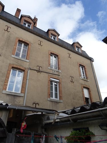 Fonds et murs commerciaux a vendre Laval 53000 Mayenne 92 m2  147500 euros