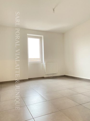 Location appartement Ambérieu-en-Bugey 01500 Ain 42 m2 2 pièces 592 euros