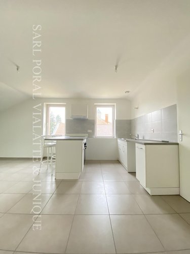 Location appartement Ambérieu-en-Bugey 01500 Ain 42 m2 2 pièces 592 euros
