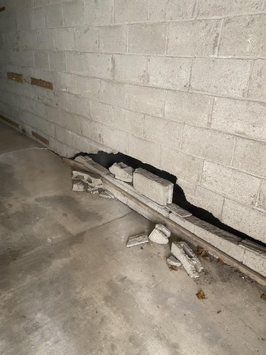 Garage et parking a vendre Brest 29200 Finistère 22 m2  17500 euros
