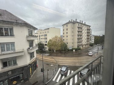 Fonds et murs commerciaux a vendre Besançon 25000 Doubs 437 m2  590000 euros