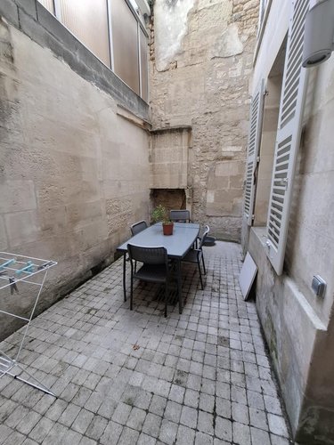 Immeuble a vendre Saintes 17100 Charente-Maritime 161 m2  355950 euros
