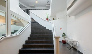 Immeuble a vendre Paris 17e arrondissement 75017 Paris 1096 m2  7900000 euros