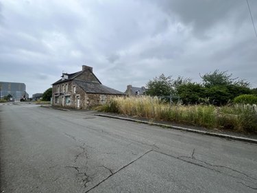Immeuble a vendre Yffiniac 22120 Côtes-d'Armor 280 m2  143100 euros