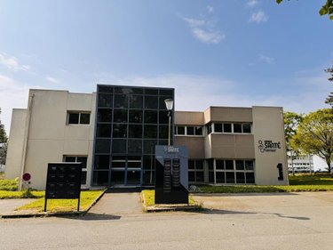 Location fonds et murs commerciaux Ploemeur 56270 Morbihan 15 m2  650 euros