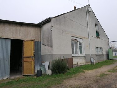 Immeuble a vendre Descartes 37160 Indre-et-Loire 183 m2  84000 euros