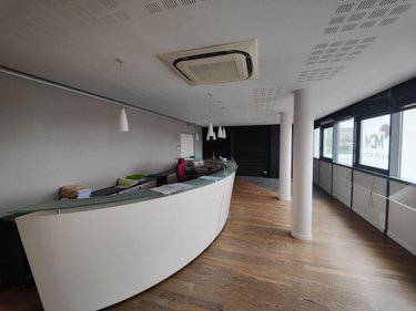 Fonds et murs commerciaux a vendre Vannes 56000 Morbihan 301 m2  935550 euros