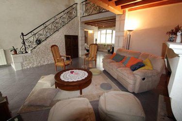Maison a vendre Saintes 17100 Charente-Maritime 405 m2 11 pièces 592800 euros