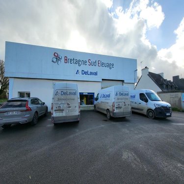 Fonds et murs commerciaux a vendre Châteauneuf-du-Faou 29520 Finistère 1673 m2  265000 euros