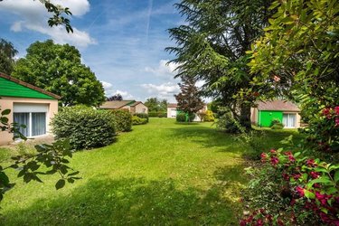 Fonds et murs commerciaux a vendre Cussac 87150 Haute-Vienne 4619 m2  730300 euros