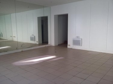 Location fonds et murs commerciaux Orbec 14290 Calvados 56 m2  550 euros