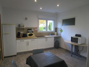 Location fonds et murs commerciaux Le Molay-Littry 14330 Calvados 280 m2  1377 euros