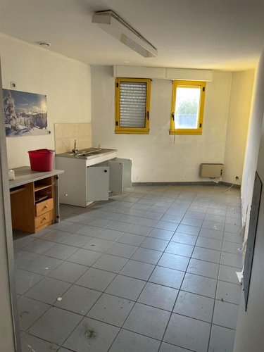 Garage et parking a vendre Port-Louis 56290 Morbihan 367 m2  317200 euros