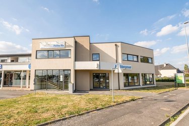 Location fonds et murs commerciaux Saint-Martin-des-Champs 29600 Finistère 105 m2  1571 euros