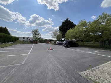 Fonds et murs commerciaux a vendre Laon 02000 Aisne 860 m2  1050000 euros