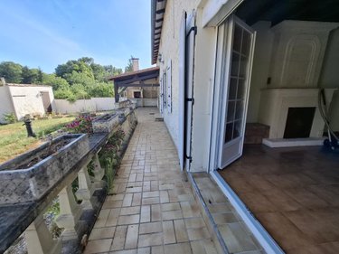 Maison a vendre Saintes 17100 Charente-Maritime 119 m2 4 pièces 215086 euros