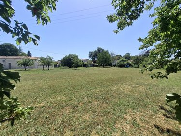 Terrain a batir a vendre Chermignac 17460 Charente-Maritime 1579 m2  91845 euros