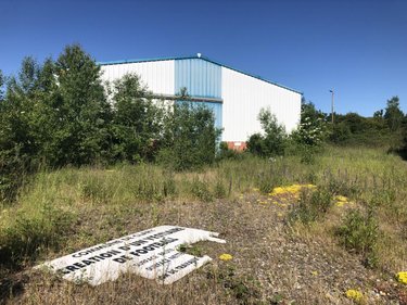 Fonds et murs commerciaux a vendre Busigny 59137 Nord 780 m2  209600 euros