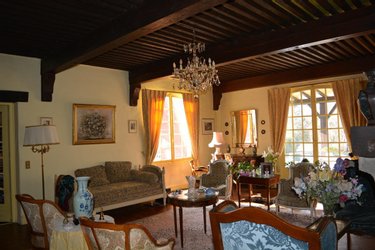 Viager maison Mozac 63200 Puy-de-Dôme 205 m2 9 pièces 70000 euros