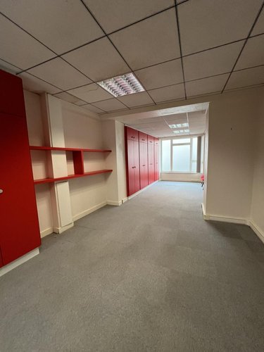 Fonds et murs commerciaux a vendre Lorient 56100 Morbihan 95 m2  246035 euros