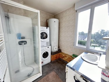 Immeuble a vendre Guer 56380 Morbihan 300 m2  311700 euros