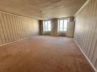 Immeuble a vendre Saint-Flour 15100 Cantal 443 m2  68900 euros