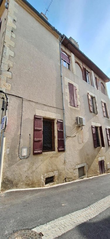 Immeuble a vendre Vic-Fezensac 32190 Gers 195 m2  109000 euros
