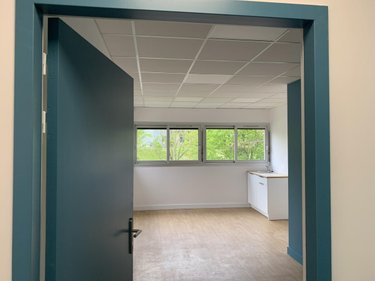 Location fonds et murs commerciaux Ploemeur 56270 Morbihan 15 m2  650 euros