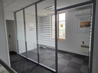 Location fonds et murs commerciaux Château-Gontier-sur-Mayenne 53200 Mayenne 105 m2  900 euros