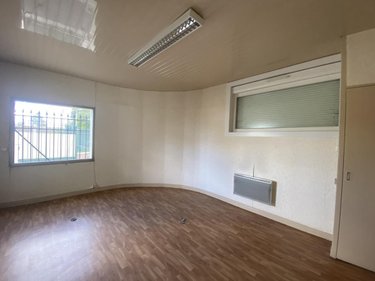 Location fonds et murs commerciaux Proville 59267 Nord 587 m2  2500 euros