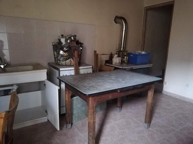 Fonds et murs commerciaux a vendre Melrand 56310 Morbihan 1685 m2  218250 euros