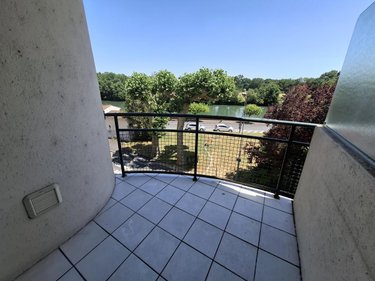 Appartement a vendre Saintes 17100 Charente-Maritime 63 m2 3 pièces 177314 euros