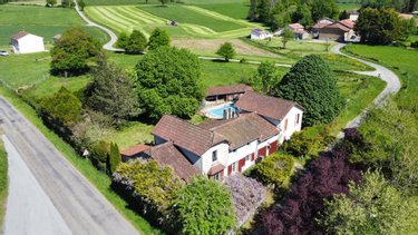 Maison a vendre Saint-Auvent 87310 Haute-Vienne 250 m2  209300 euros