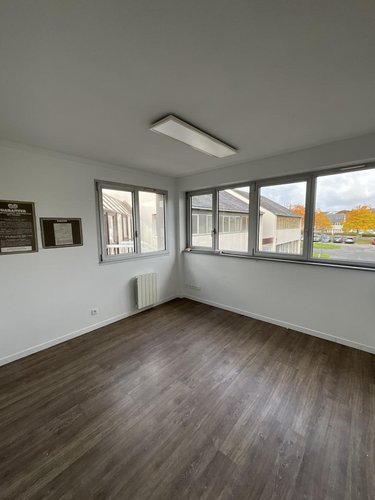 Fonds et murs commerciaux a vendre Ploemeur 56270 Morbihan 50 m2  136120 euros