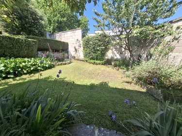 Maison a vendre Saintes 17100 Charente-Maritime 350 m2 13 pièces 1040000 euros